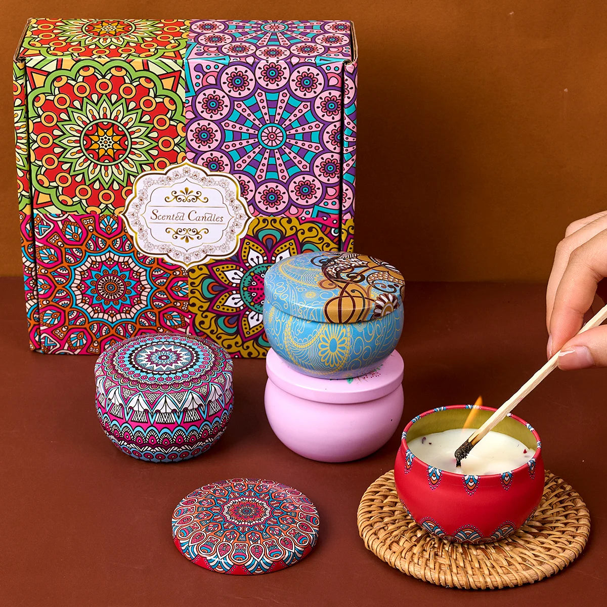 Doftljus i presentförpackning – 4-pack med blommiga aromer i vintage-stil