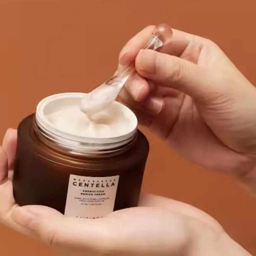 SKIN1004 - Återfuktande & reparerande ögonkräm - UNAKIT